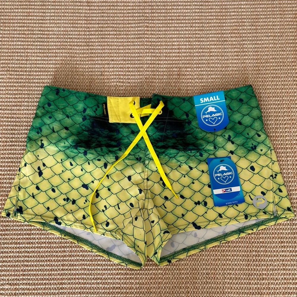 NWT Small Women’s Pelagic Waikiki Shorts